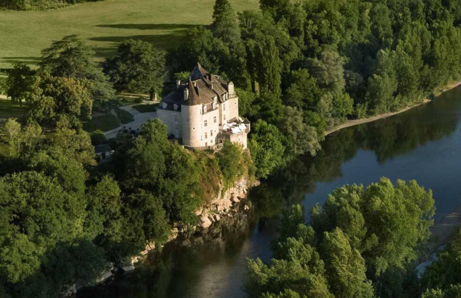 Château de la Treyne chambre avec baignoire jacuzzi