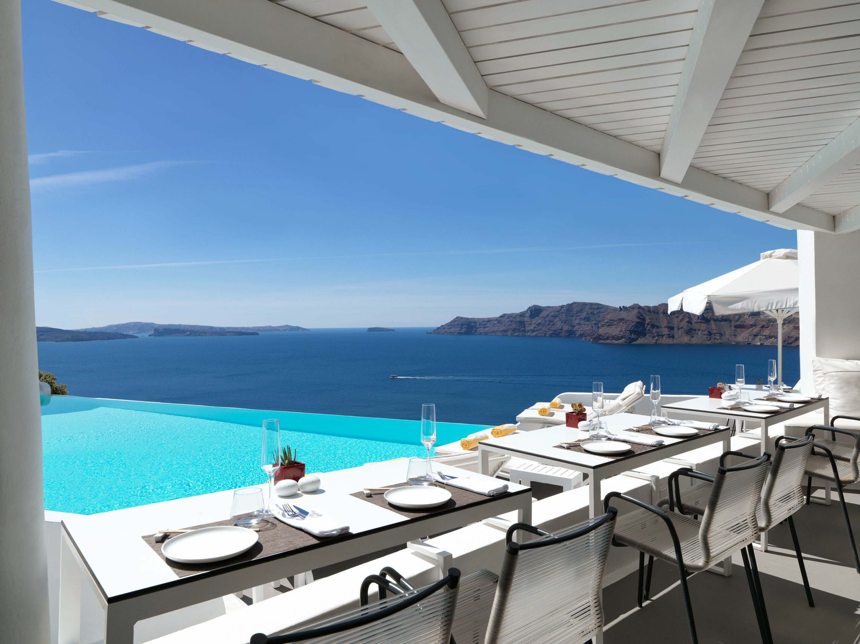 hotel avec piscine privee dans la chambre en grece